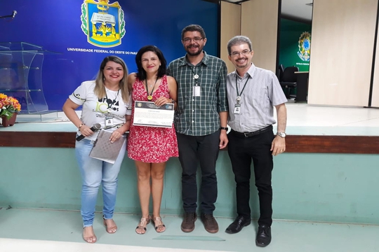 O estudo intitulado “Ciência na Praça vai à Escola”, recebeu a premiação de 1º lugar sendo o melhor estudo realizado no ano de 2018/19, dentre os bolsistas de extensão da Universidade.