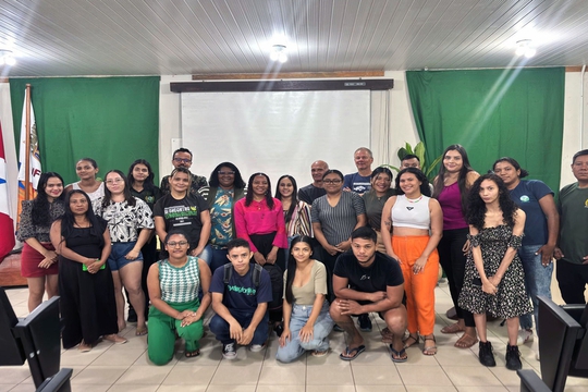 Além das palestras, os professores participaram de atividades de campo para reconhecimento dos ecossistemas da região, promovendo a troca de experiências com estudantes e professores da UFOPA.